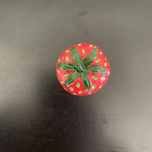 Plastic Handheld Pineapple Cutter Corer Peeler & Strawberry Huller - Picture 9 of 9